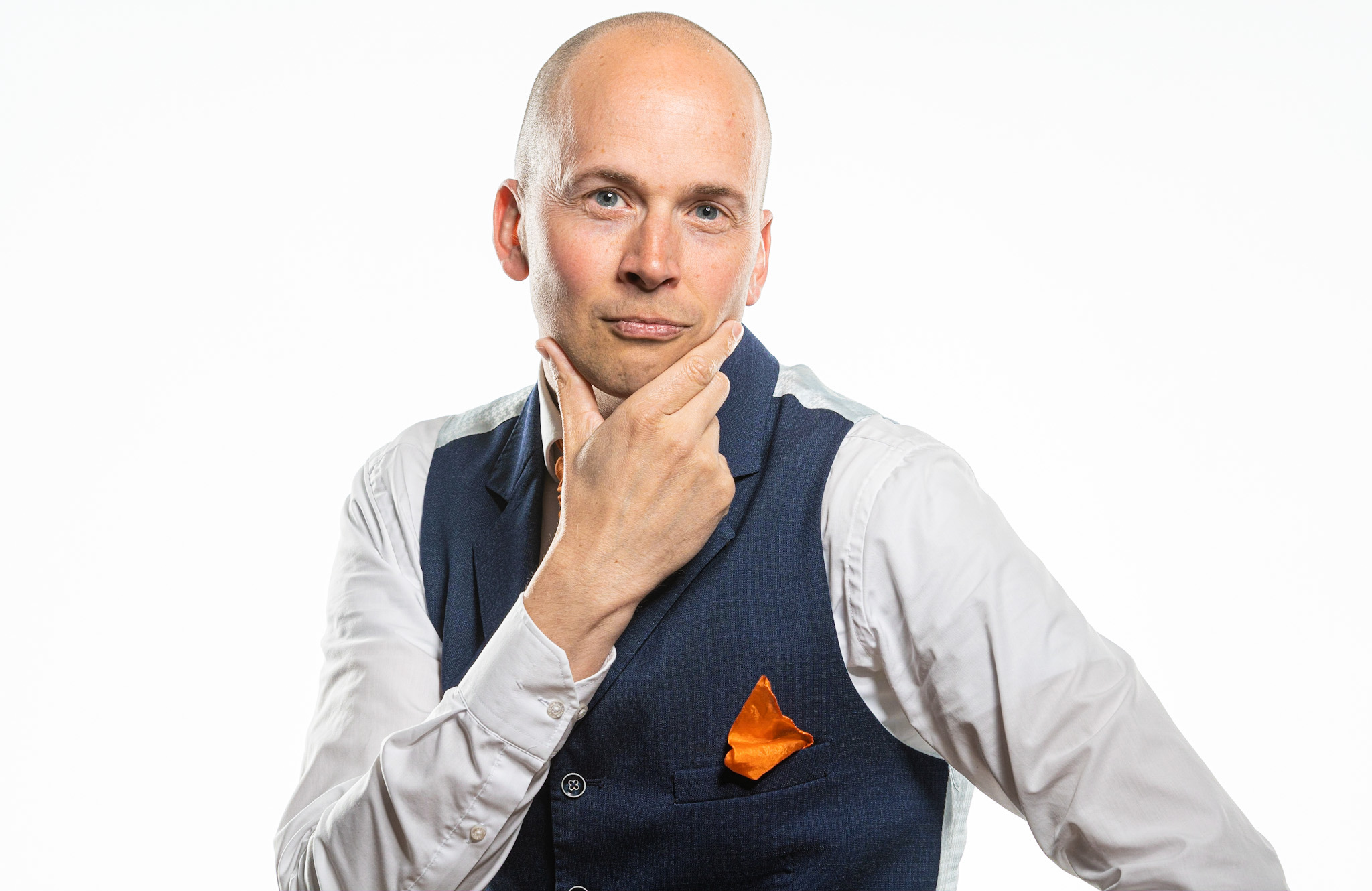 Marco royal is professioneel tafelgoochelaar voor feesten en events 